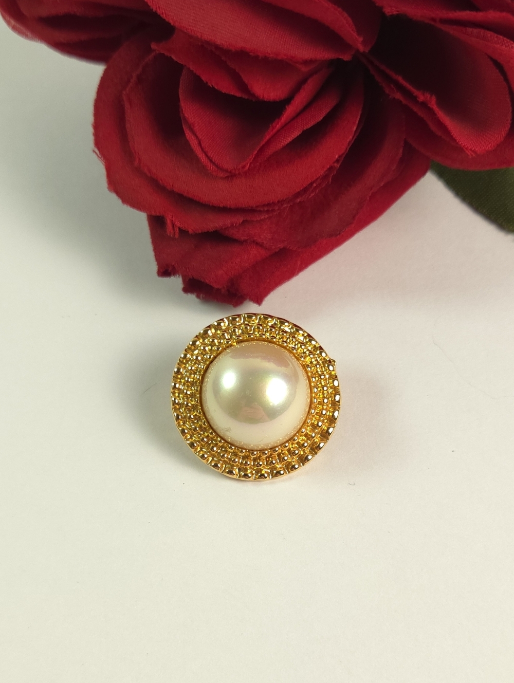 Vintage Gold Tone Faux Pearl Round Brooch